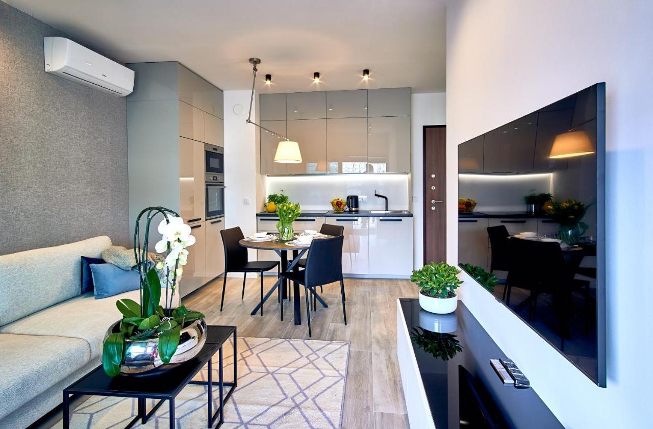 Mennica Residence Apartments By P&O Serviced Apartments Warszawa Exteriör bild
